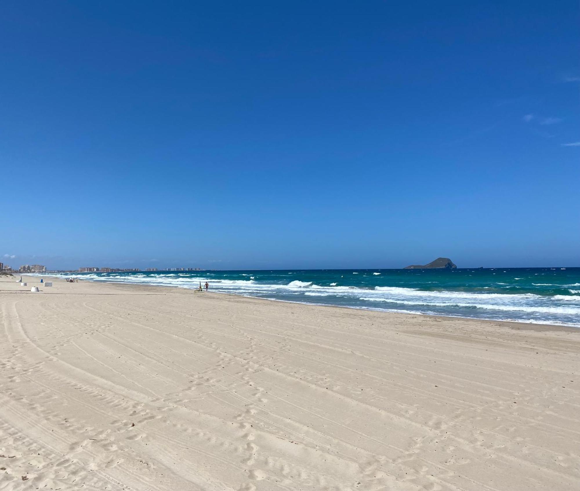 The Manga Sea View Crystal Clear Water & Sandy Beach, Fibre Wifi & Airco Apartment La Manga del Mar Menor